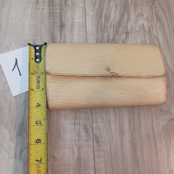 LOUIS VUITTON Yellow Epi Leather Bi Fold Long Wallet Purse Women's - Picture 14 of 14